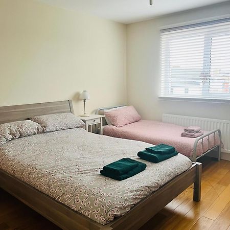 Penthouse Apartment - Town Centre, Sea Views, Secure Parking Портръш Екстериор снимка