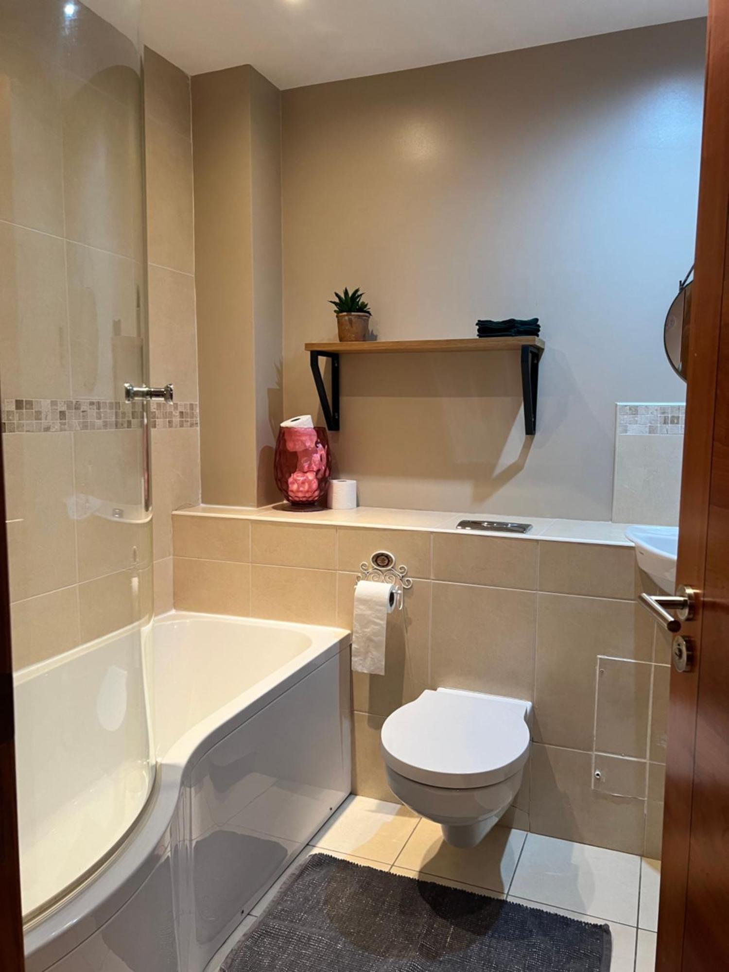 Penthouse Apartment - Town Centre, Sea Views, Secure Parking Портръш Екстериор снимка